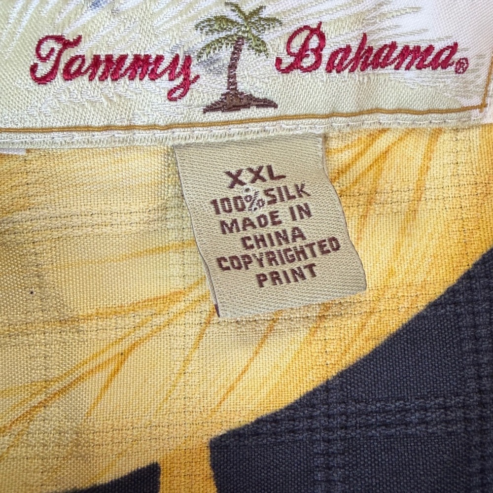 Tommy Bahama Mens XXL Silk Tropical Bird of Paradise Camp Shirt Black Yellow - Picture 6 of 6